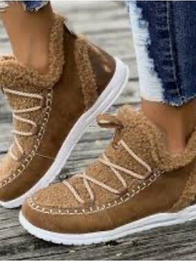 Women's Cozy Faux-Shearling Brown Ankle Booties